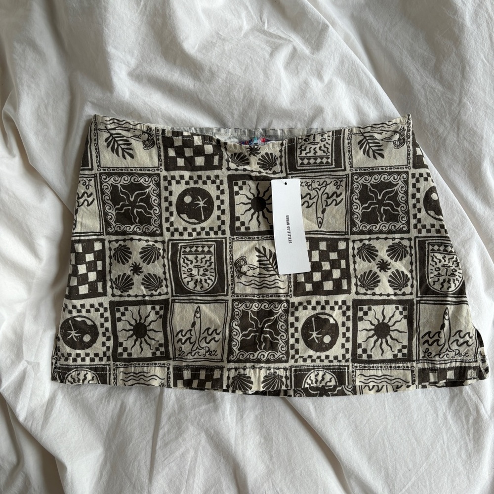 NWT UO Dalilah Linen Printed Low-Rise Skort | Urban Outfitters